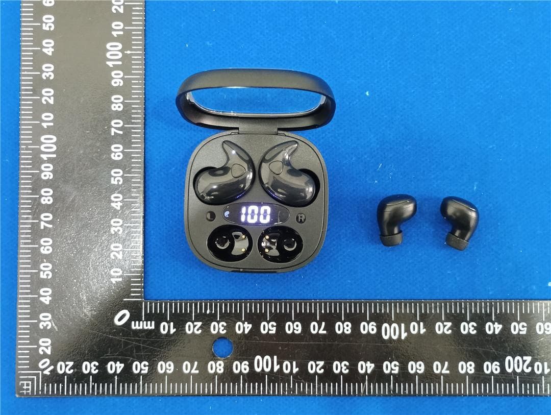 True Wireless Earphones - FCC ID 2BC8W-M126-2 - Dongguan Ruige Electronics Co., LTD (2)
