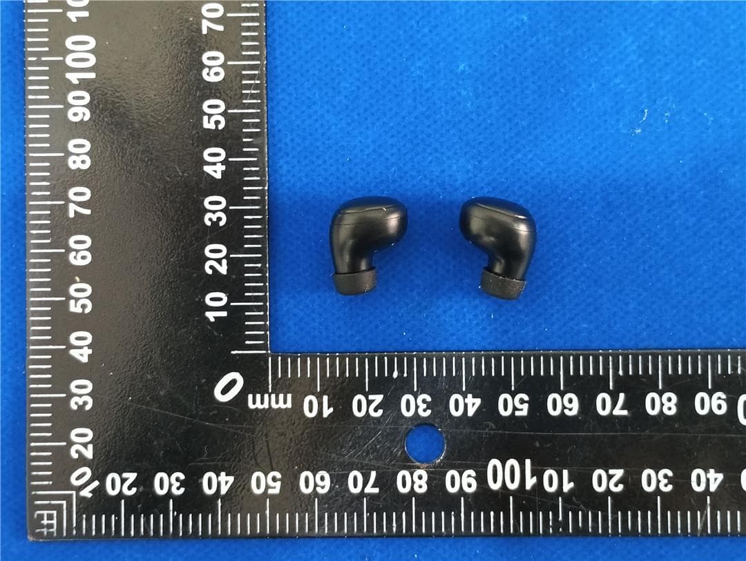 True Wireless Earphones - FCC ID 2BC8W-M126-2 - Dongguan Ruige Electronics Co., LTD (5)