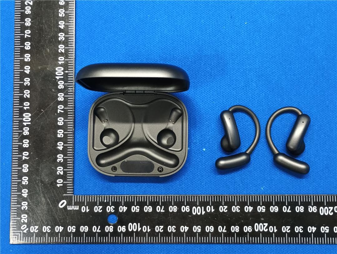 True Wireless Earphones - FCC ID 2BC8W-M139 - Dongguan Ruige Electronics Co., LTD (3)
