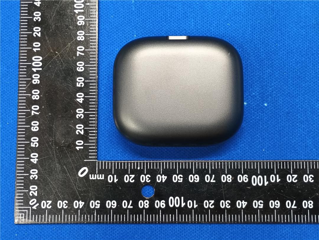 True Wireless Earphones - FCC ID 2BC8W-M139 - Dongguan Ruige Electronics Co., LTD (4)