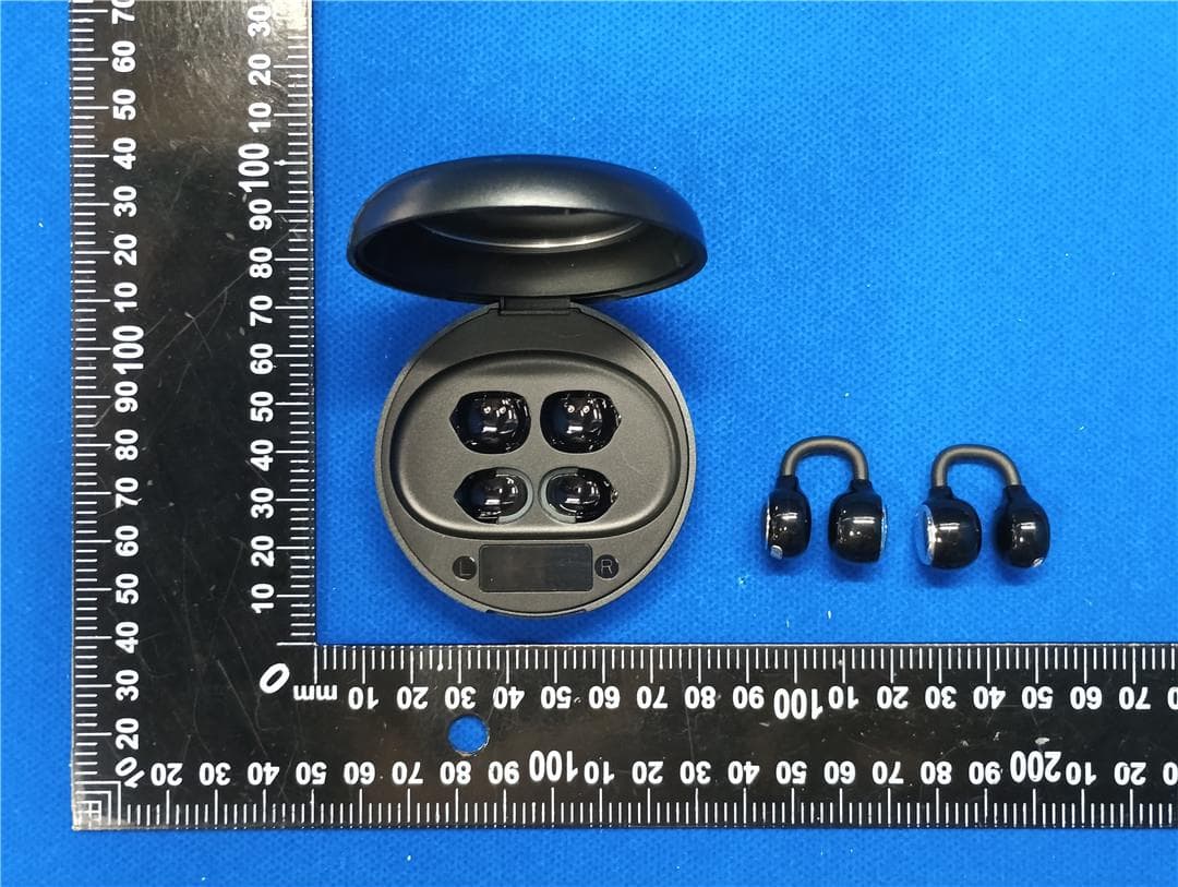 True Wireless Earphones - FCC ID 2BC8W-M156 - Dongguan Ruige Electronics Co., LTD (4)