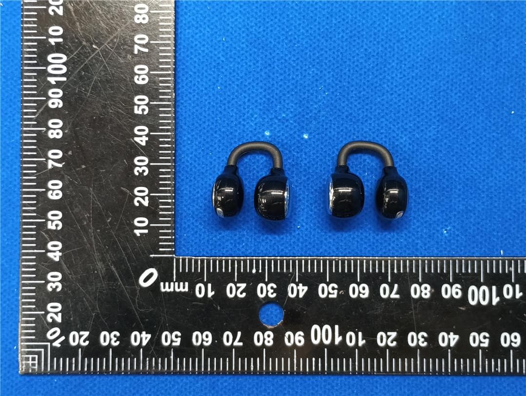 True Wireless Earphones - FCC ID 2BC8W-M156 - Dongguan Ruige Electronics Co., LTD (3)