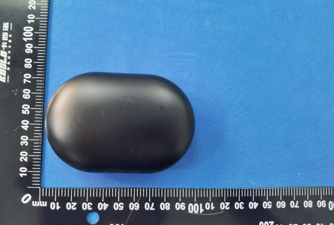 TWS Bluetooth earphone - FCC ID 2BCA7-Y12 - Shenzhen hualei lnnovation Technology Co.,Ltd (2)