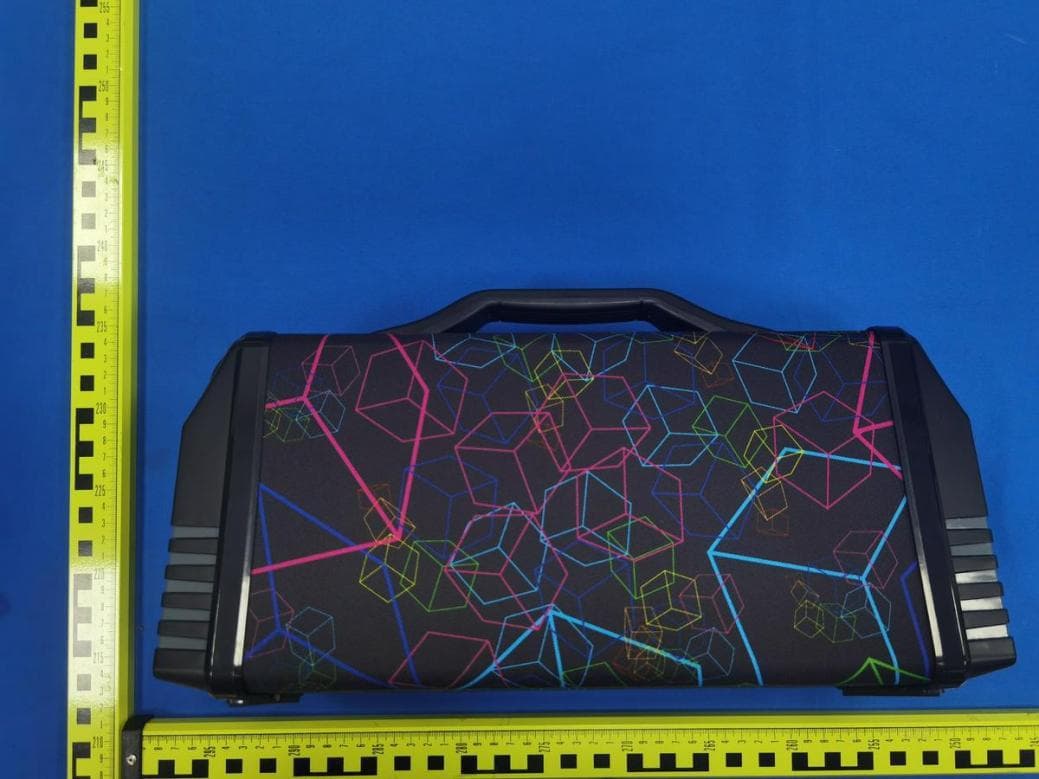 SPEAKER - FCC ID 2BCAY-APB5732 - SHENZHEN DELUXE AV ELECTRONICS CO., LTD (3)