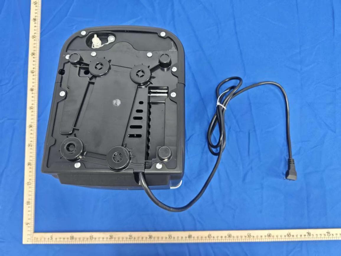 Smart lce Maker - FCC ID 2BCBU-HZB-12 - Shenzhen YuanRui Information Technology Co.,Ltd.