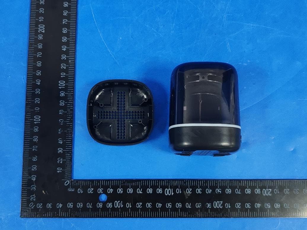 Bluetooth Speaker - FCC ID 2BCCJ-DSBT-SPK003 - Daiso Industries Co., Ltd. (2)