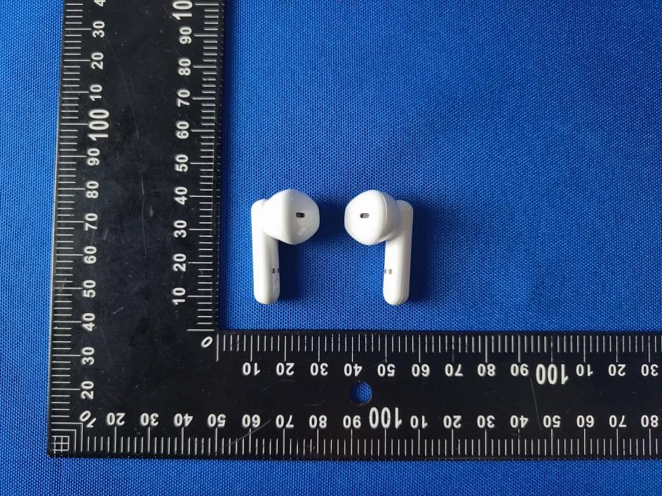 Bluetooth Earphone - FCC ID 2BCCR-C03 - Shenzhen Haoyuguang Technology Co., Ltd. (3)