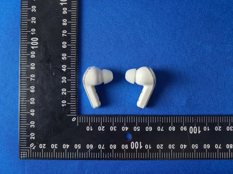Bluetooth Earphone - FCC ID 2BCCR-KH-6 - Shenzhen Haoyuguang Technology Co., Ltd. (2)