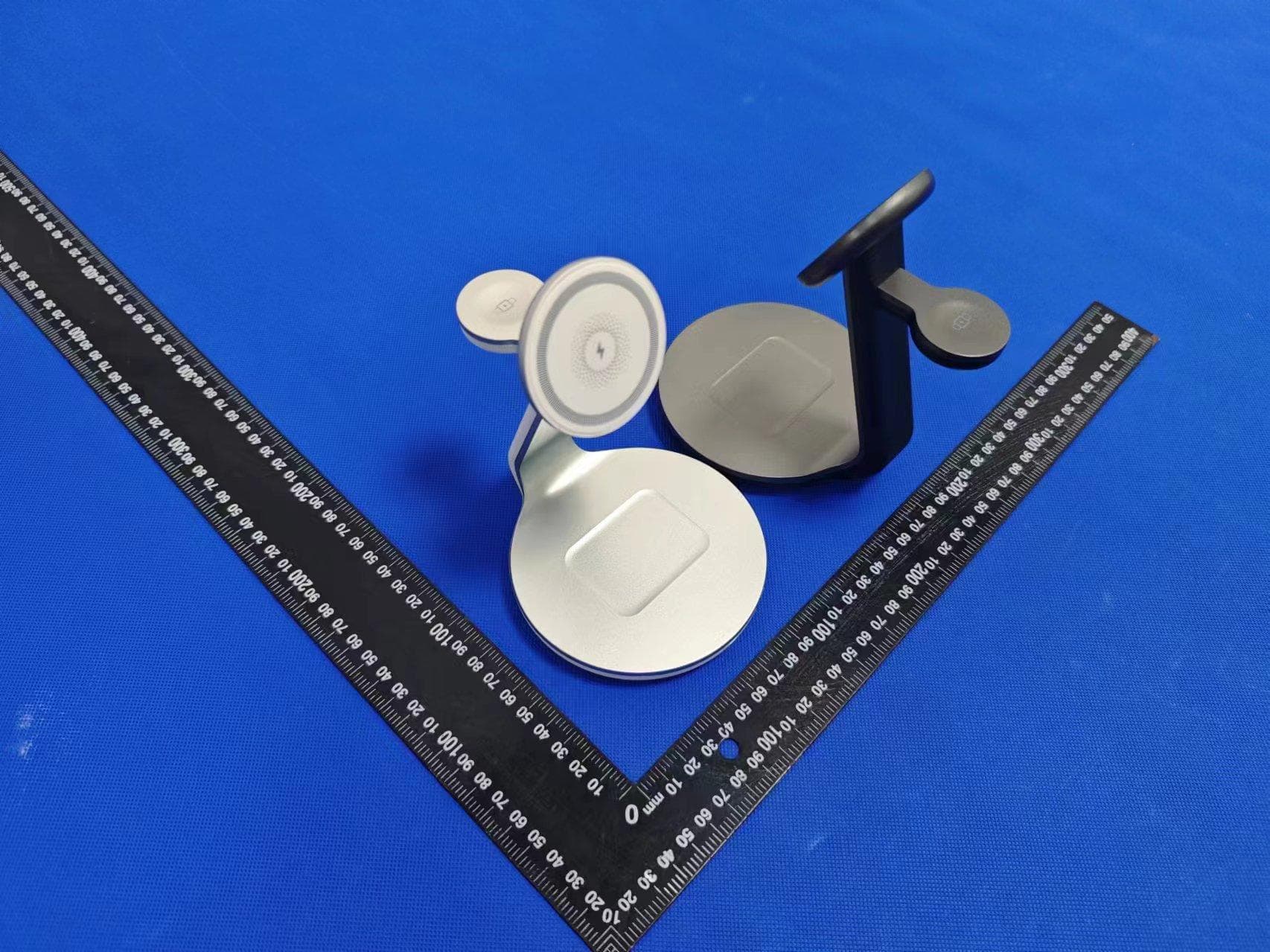 3-lN-1 Wireless Charger - FCC ID 2BCFE-S9 - Shenzhen Sister Digital Technology Co.,Ltd