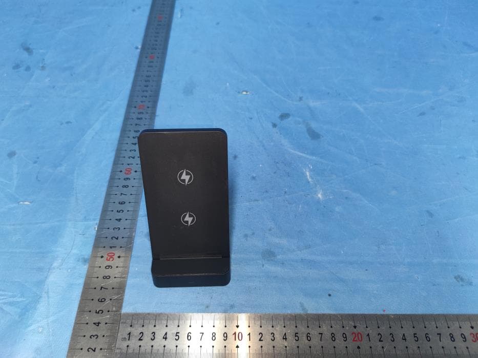 2-in-1 Wireless Charger - FCC ID 2BCFE-Z4-2 - Shenzhen Sister Digital Technology Co.,Ltd (2)