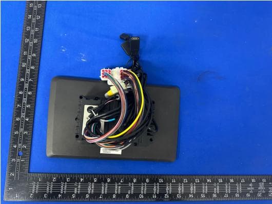 Car multimedia LCD screen - FCC ID 2BCFX-CVD1502W-SD - Shenzhen Daxun Co.,LTD (3)