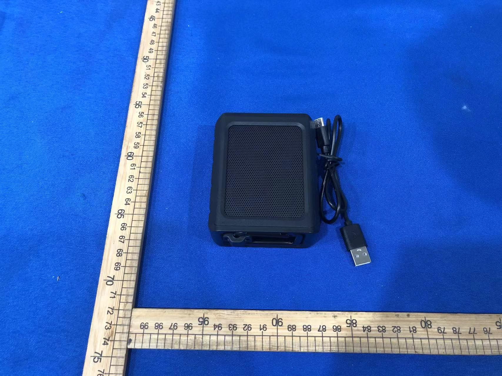 Basecamp Tidal Speaker - FCC ID 2BCGV0009 - NINGBO CSTAR IMPRINT E-COMMERCE CO.,LTD. (3)