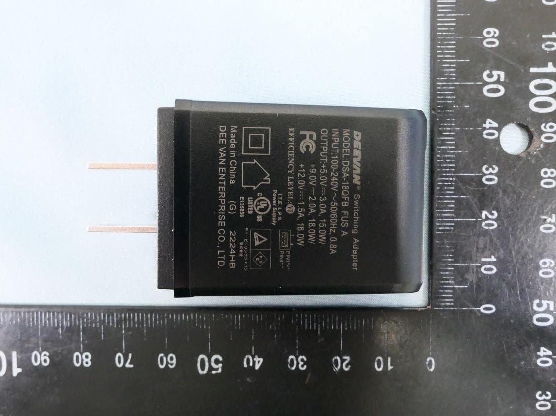 AX3000 Wi-Fi 6 Portable Router - FCC ID 2BCGWWR3002X - TP-LINK CORPORATION PTE.LTD. (3)