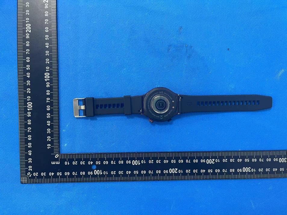 Smart watch - FCC ID 2BCHH-QW33 - SHENZHEN QINGWEI DIGITAL ELECTRIC APPLIANCE CO., LTD (2)