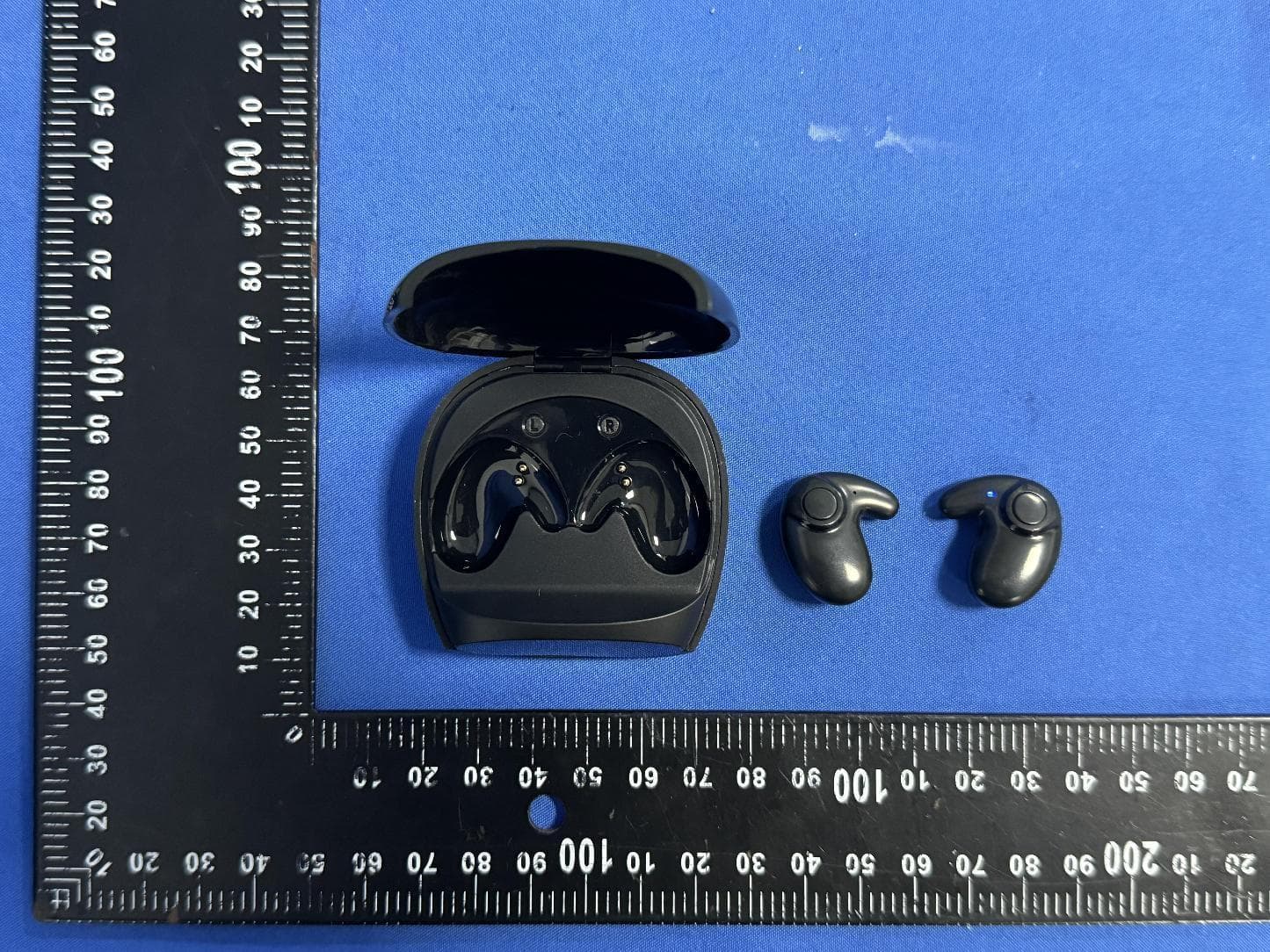 Wireless Headphones - FCC ID 2BCJE-MD - Shenzhen Xinke Meida Communication Co., Ltd. (4)
