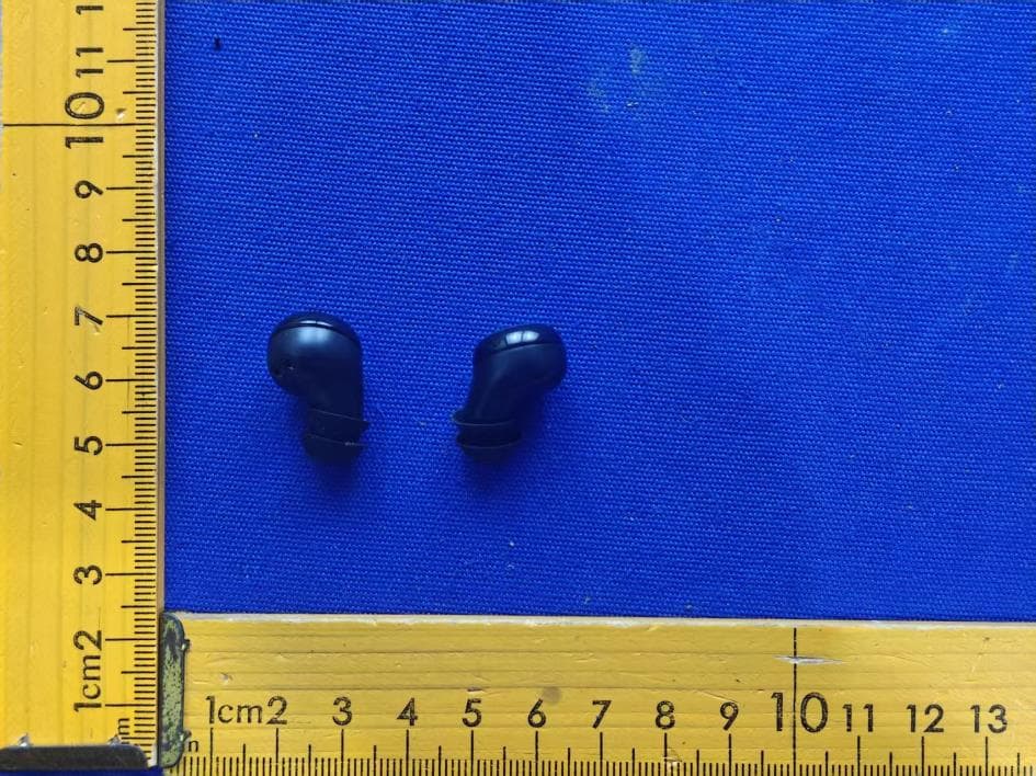 wireless earphones - FCC ID 2BCJE-MINI17 - Shenzhen Xinke Meida Communication Co., Ltd.