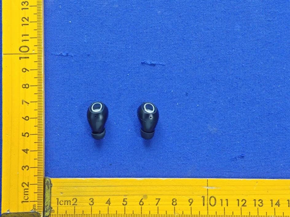 wireless earphones - FCC ID 2BCJE-MINI19 - Shenzhen Xinke Meida Communication Co., Ltd.