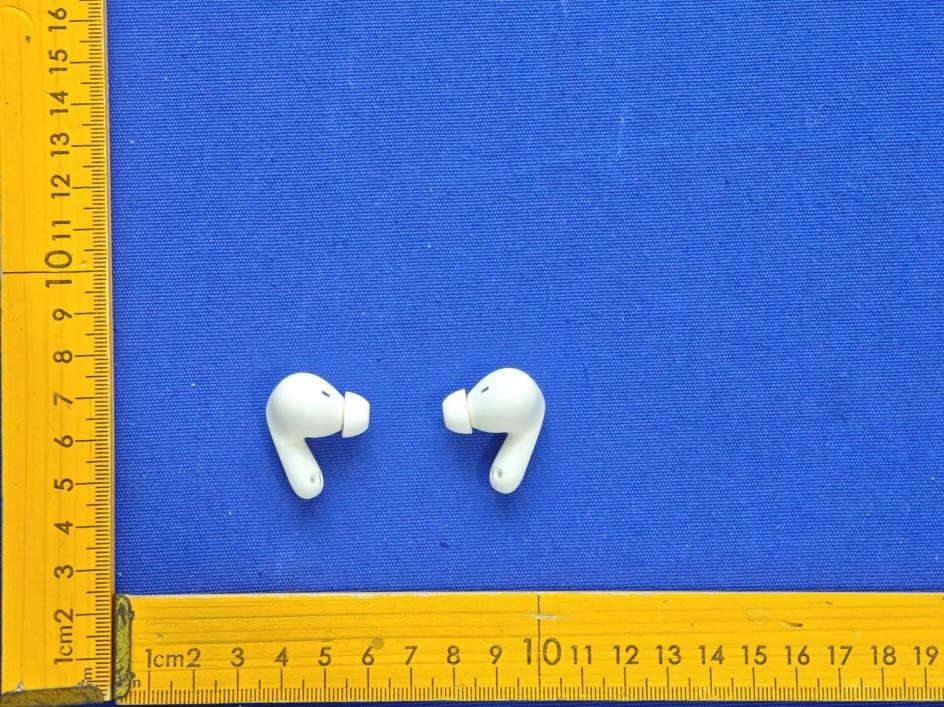 wireless earphones - FCC ID 2BCJE-S109 - Shenzhen Xinke Meida Communication Co., Ltd.