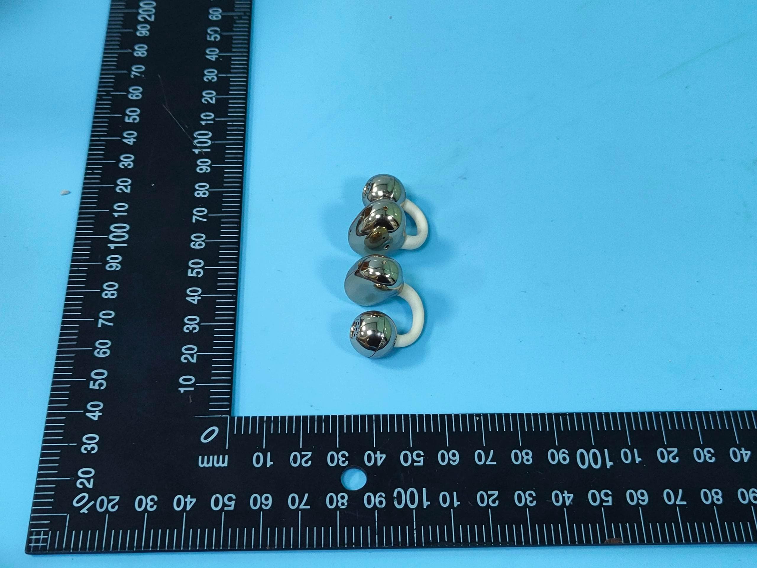 Bluetooth earphones - FCC ID 2BCM7-Q71 - Shenzhen Chaoyin Electronics Co., Ltd (4)