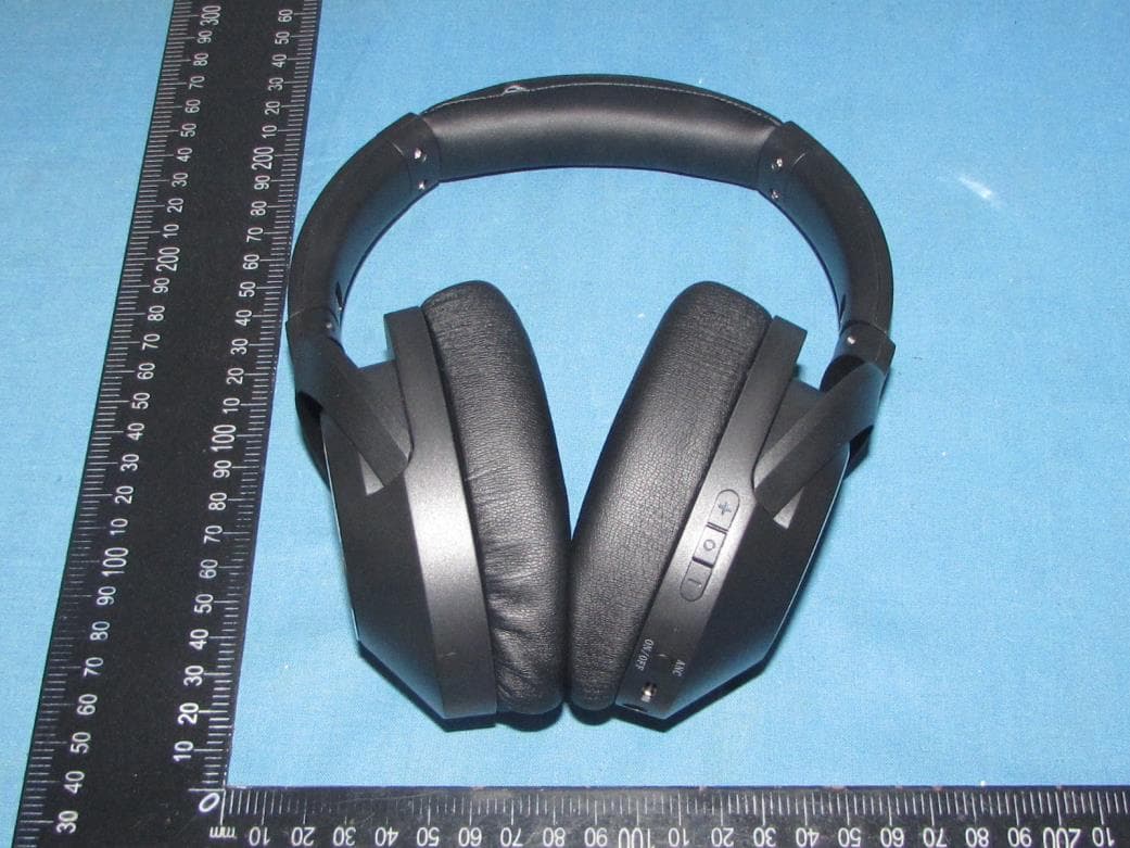 Bone Conduction Headphones - FCC ID 2BCR3-Q20 - Shenzhen Jumeishi E-commerce Ltd