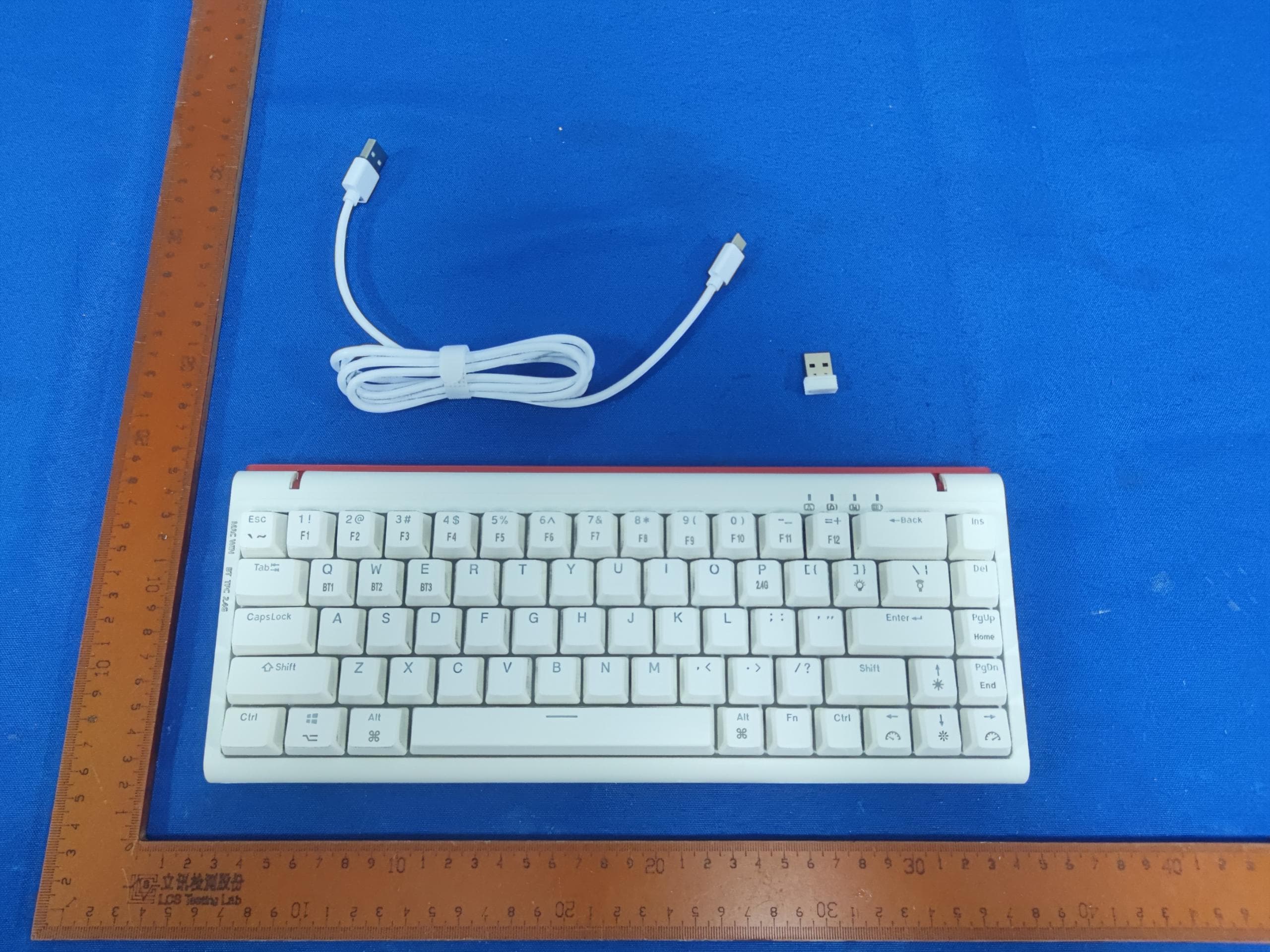 68Key 3-mode (wired, 2.4G, Bluetooth) mechanical keyboard - FCC ID 2BCR4-GK68 - Shenzhen Qi Qi Senyuan technology Co., LTD