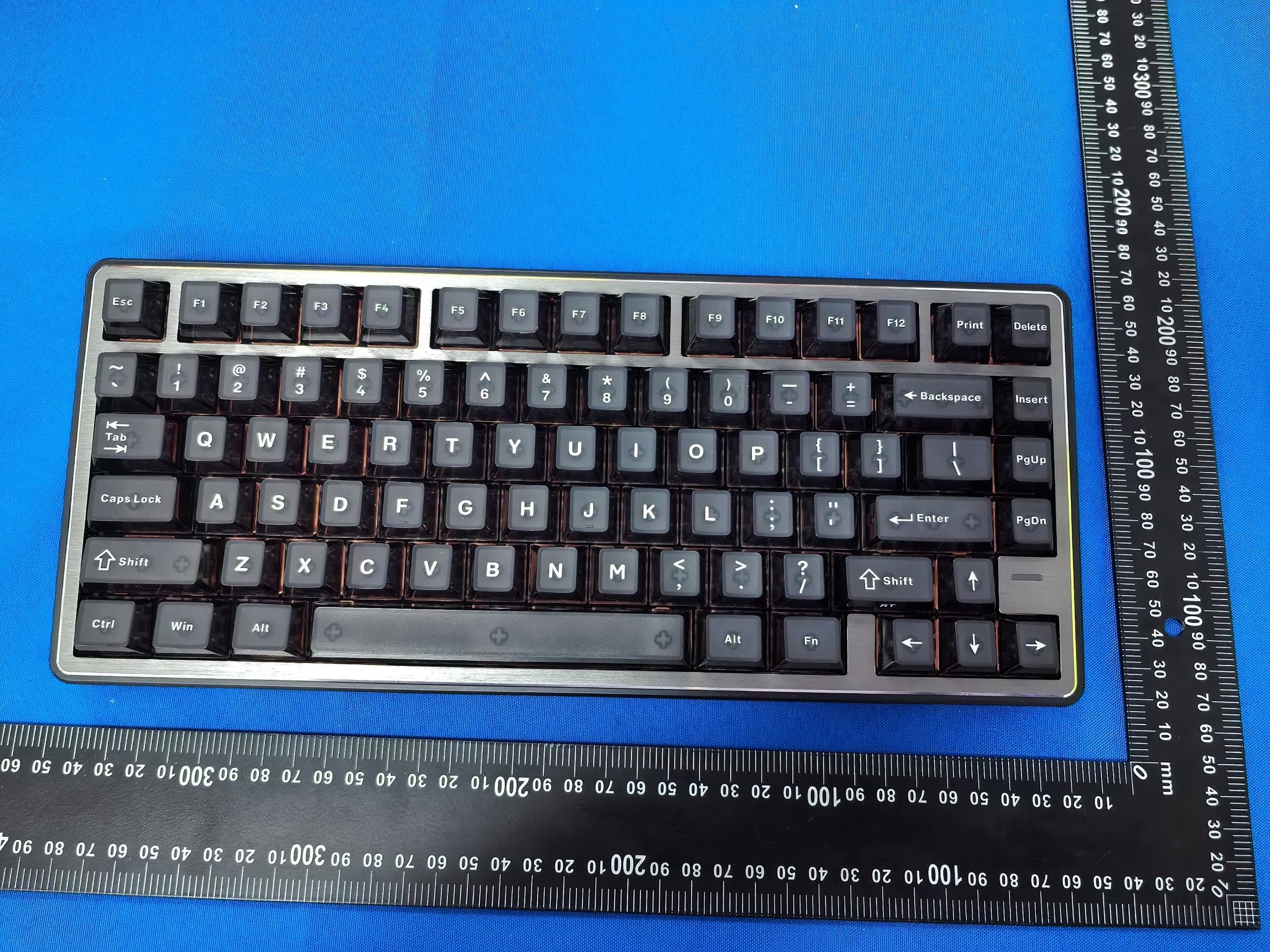 Neon Extreme Magnetic keyboard - FCC ID 2BCR5-NEONEXTREME - Fuzhou Geek Cross-Border E-commerce Co., Ltd. (2)