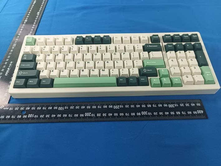 VGN S99 Mechanical Keyboard - FCC ID 2BCR5-S99 - Fuzhou Geek Cross-Border E-commerce Co., Ltd. (4)