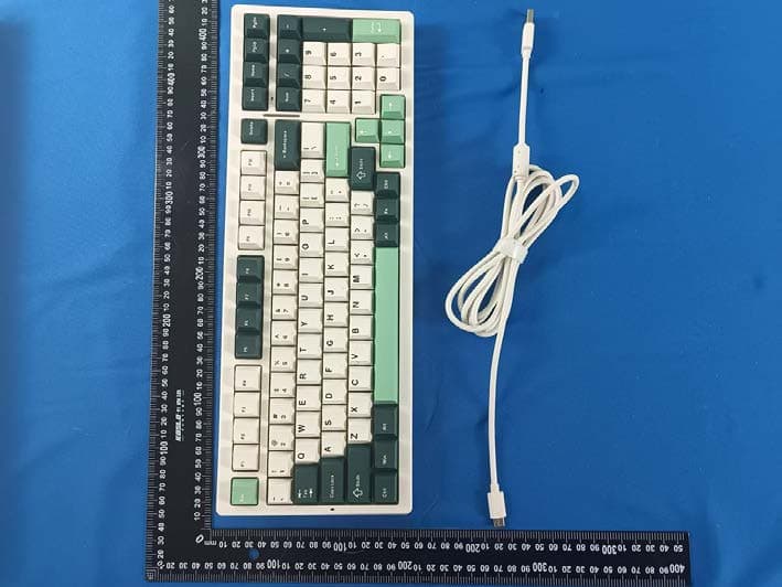 VGN S99 Mechanical Keyboard - FCC ID 2BCR5-S99 - Fuzhou Geek Cross-Border E-commerce Co., Ltd. (3)