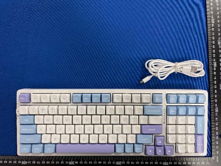 V98Pro V3 CUSTOMIZED MECHANICAL KEYBOARD - FCC ID 2BCR5-V98PROV3 - Fuzhou Geek Cross-Border E-commerce Co., Ltd. (3)