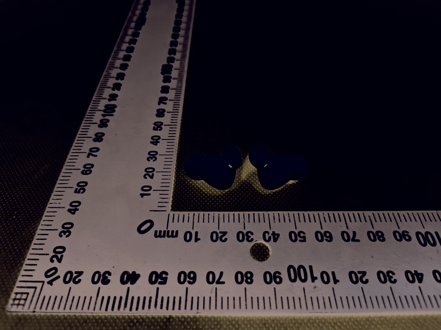 Bluetooth headset - FCC ID 2BCRC-B201 - SHENZHEN AIKEDU TECHNOLOGY CO.,LTD (2)