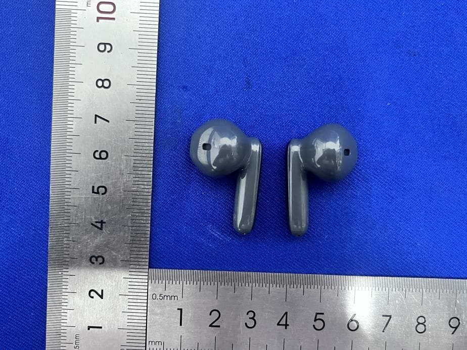 True wireless stereo earbuds - FCC ID 2BCSS-BUDSFREEI - Chengdu Rose Technics Co., Ltd.