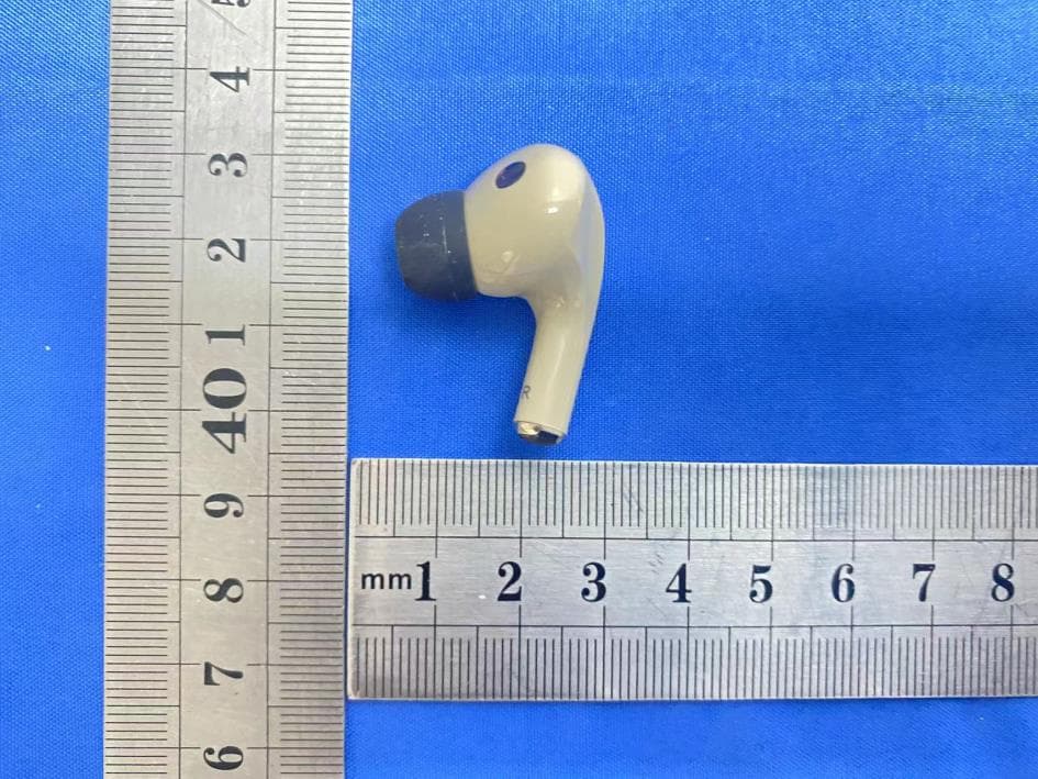 Rose Technics TWS Earbuds EARFREE-i3 - FCC ID 2BCSSEARFREE-I3 - Chengdu Rose Technics Co., Ltd. (4)