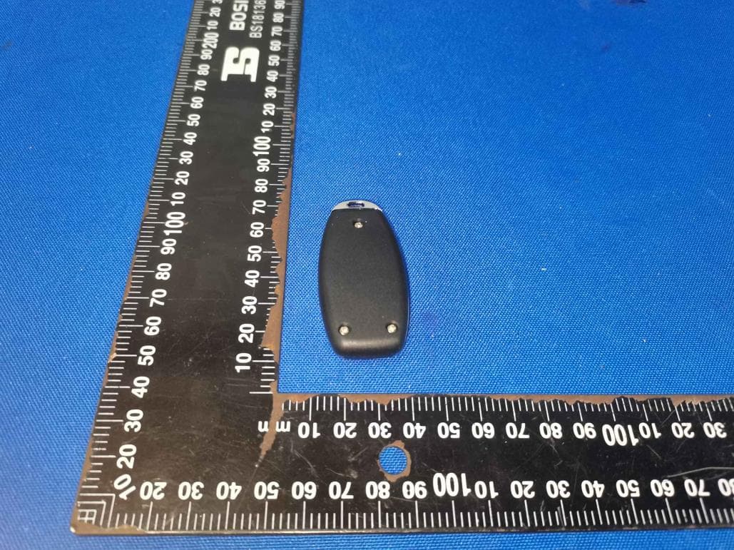 Wireless remote control - FCC ID 2BCTA-SA00004-L - Shenzhen Xinrui Weiye Electronics Co., Ltd. (2)