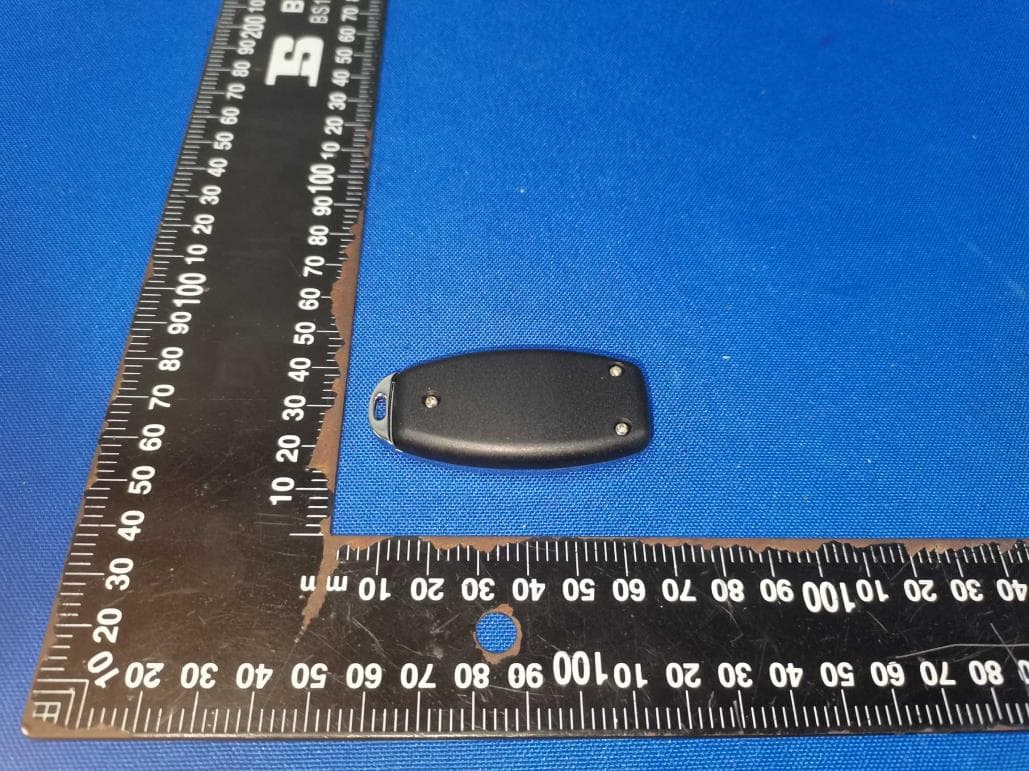 Wireless remote control - FCC ID 2BCTA-SA00004-L - Shenzhen Xinrui Weiye Electronics Co., Ltd. (3)