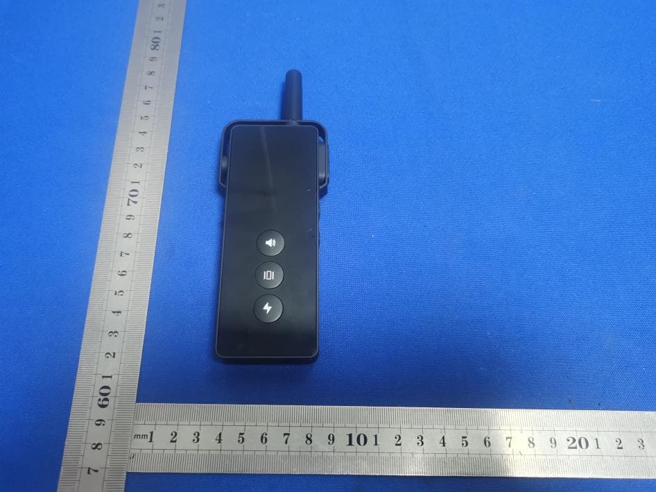 Dog Training Collar - FCC ID 2BCUC-DC481 - Hailu Zhixin (Shenzhen) Technology Co., Ltd (2)