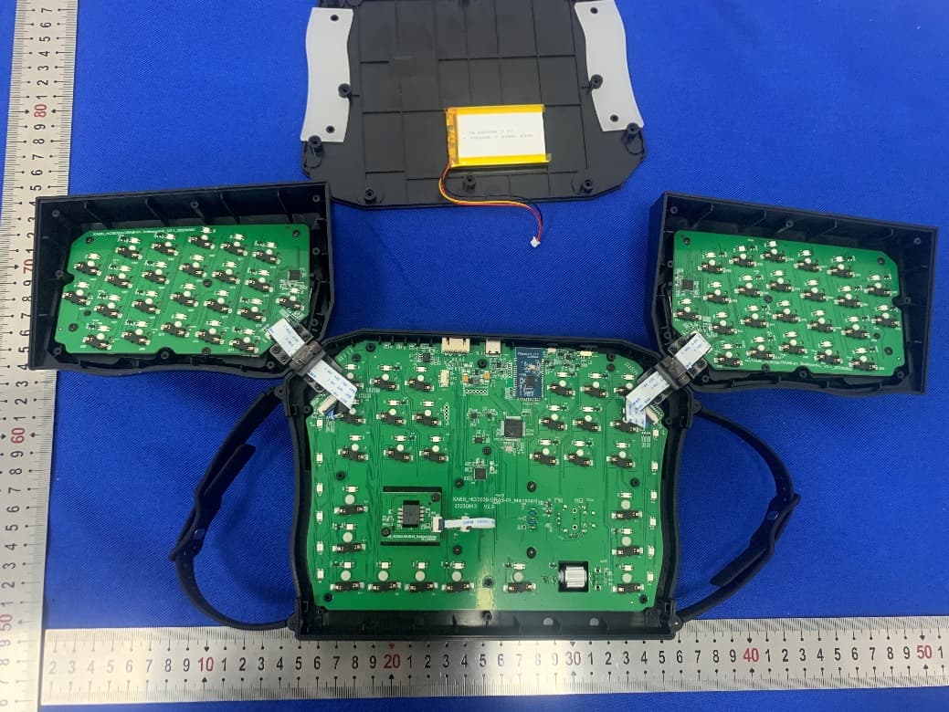 GrabShell - FCC ID 2BCXR-GRAB01 - dotBravo, Inc. (4)