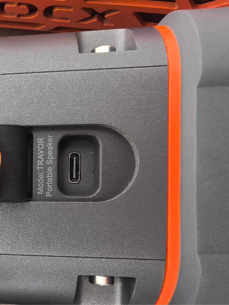 Portable Speaker - FCC ID 2BCYG-TRAVOR - Dongguan Chenxing Design Technology Co., Ltd. (2)