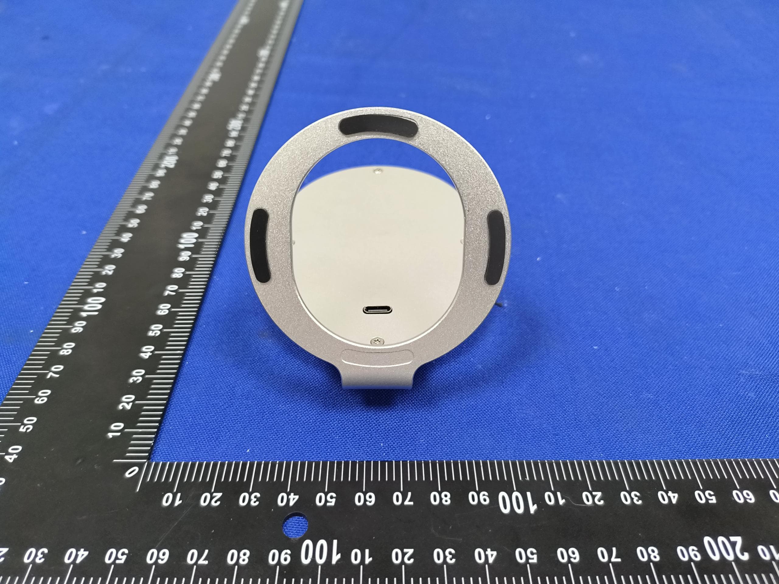 Wireless charger - FCC ID 2BCYR-X60 - ARK Ltd. (5)