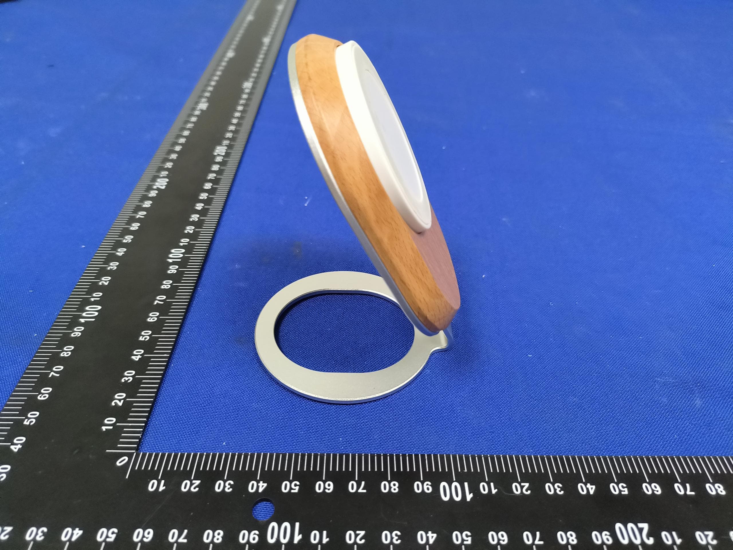 Wireless charger - FCC ID 2BCYR-X60 - ARK Ltd. (3)