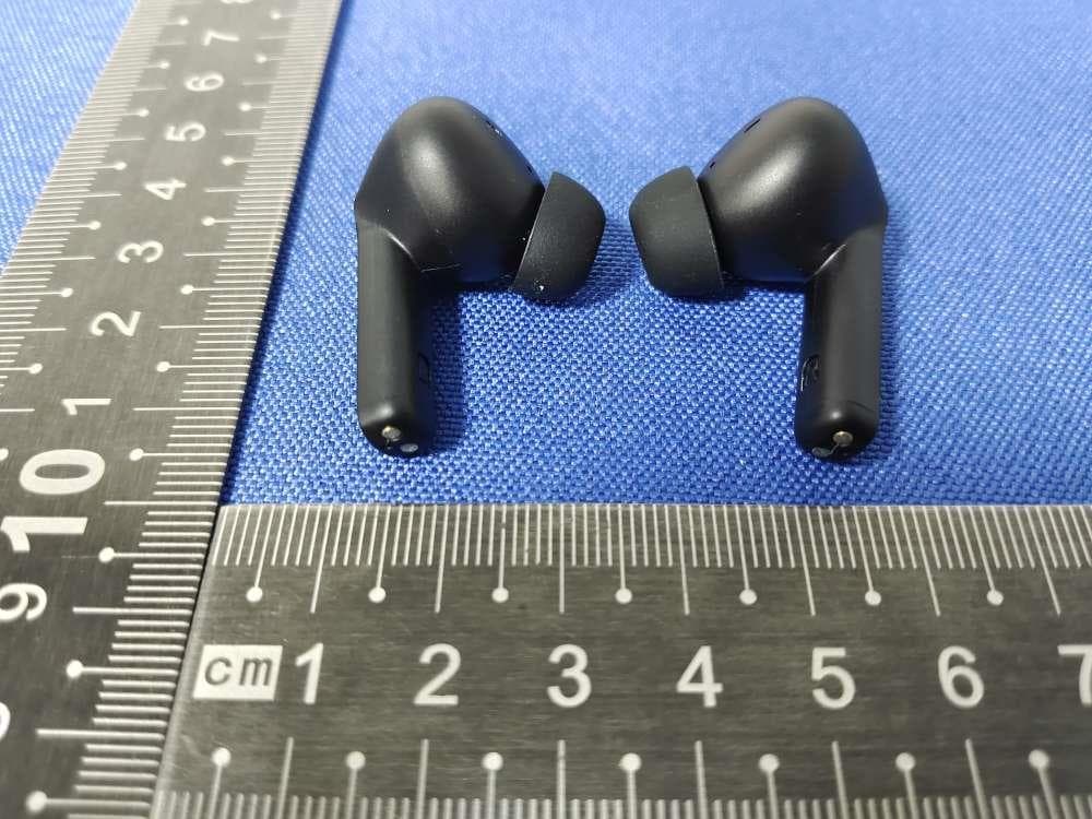 wireless earphone - FCC ID 2BCYV-EARBUDS - Shenzhen Whale Wave Technology Co., Ltd (4)