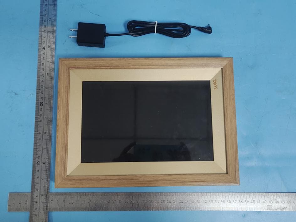 WIFI Digital Photo Frame - FCC ID 2BCZF-BDPF03GGGW - Minrek Hongkong Limited (4)