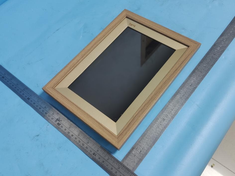 WIFI Digital Photo Frame - FCC ID 2BCZF-BDPF03GGGW - Minrek Hongkong Limited (2)