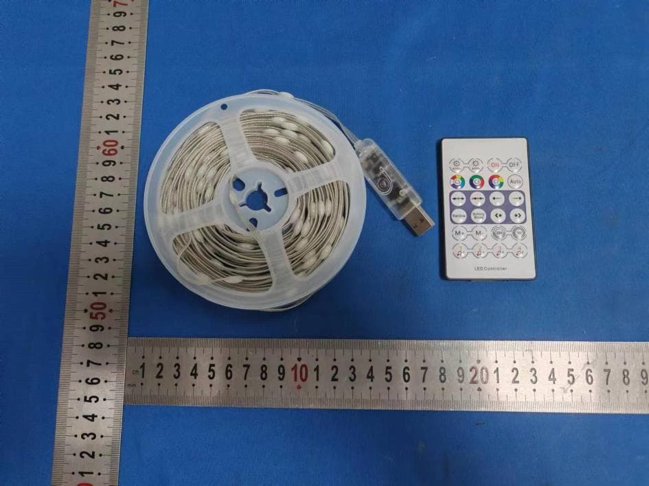 Phantom colored leather line lamp - FCC ID 2BD34-BLKMD001 - Zhongshan Anmi Lighting Technology Co., Ltd (2)