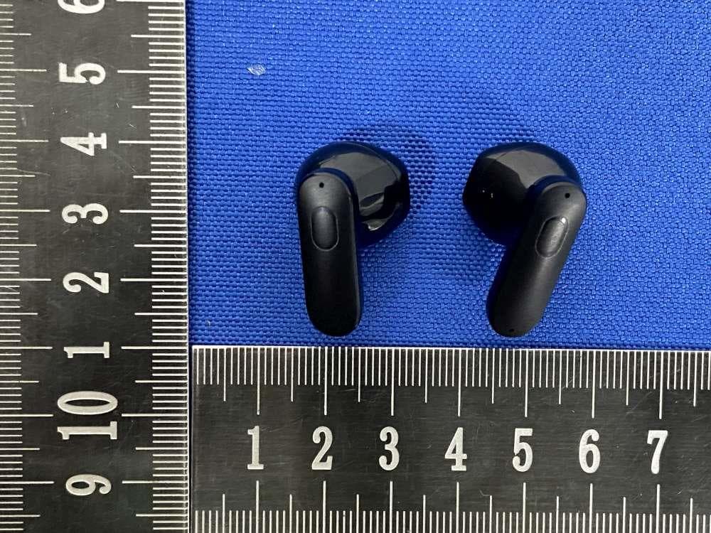 Full Color Smart Screen TWS Wireless Headset - FCC ID 2BD43-H8 - Shenzhen Xinyin Technology Co., Ltd (2)