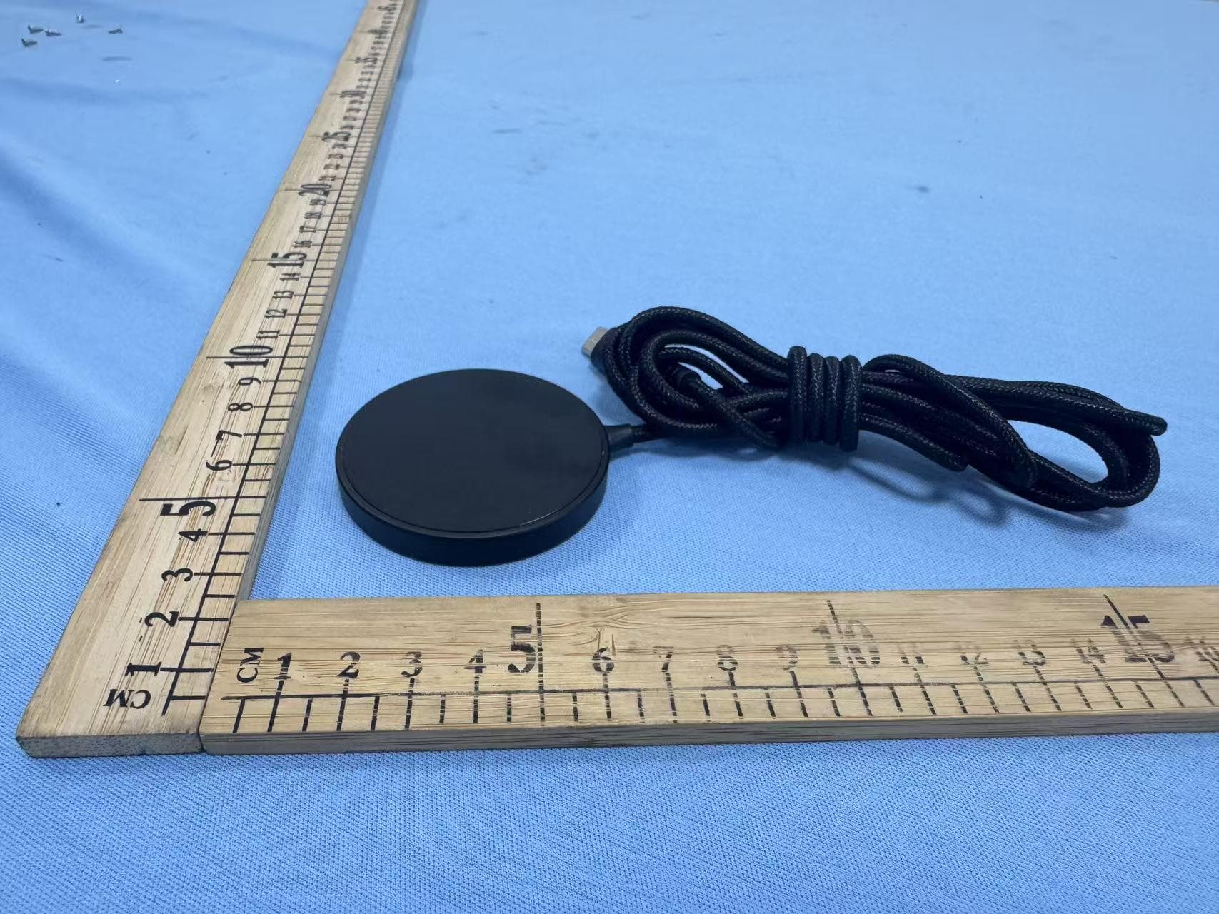 WIRELESS CHARGER - FCC ID 2BD5I-W268 - SILVERWIZ LLC dba TWRAPS (3)