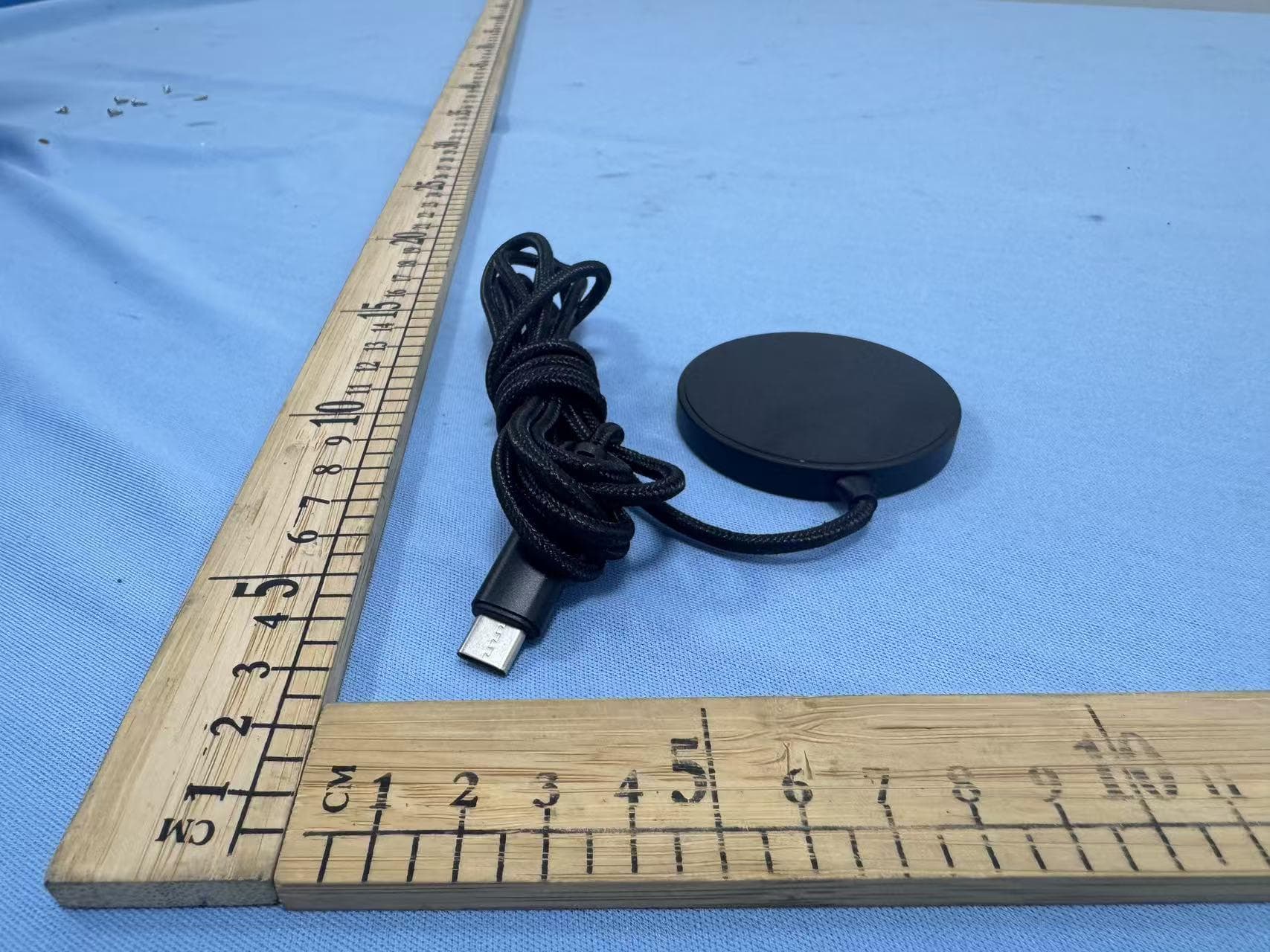 WIRELESS CHARGER - FCC ID 2BD5I-W268 - SILVERWIZ LLC dba TWRAPS (4)
