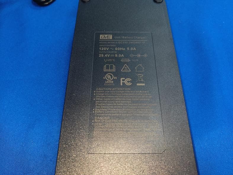 Robotic Pool Cleaner - FCC ID 2BD5N-SEAGULLPRO - Shenzhen Aiper Intelligent Co.,Ltd.