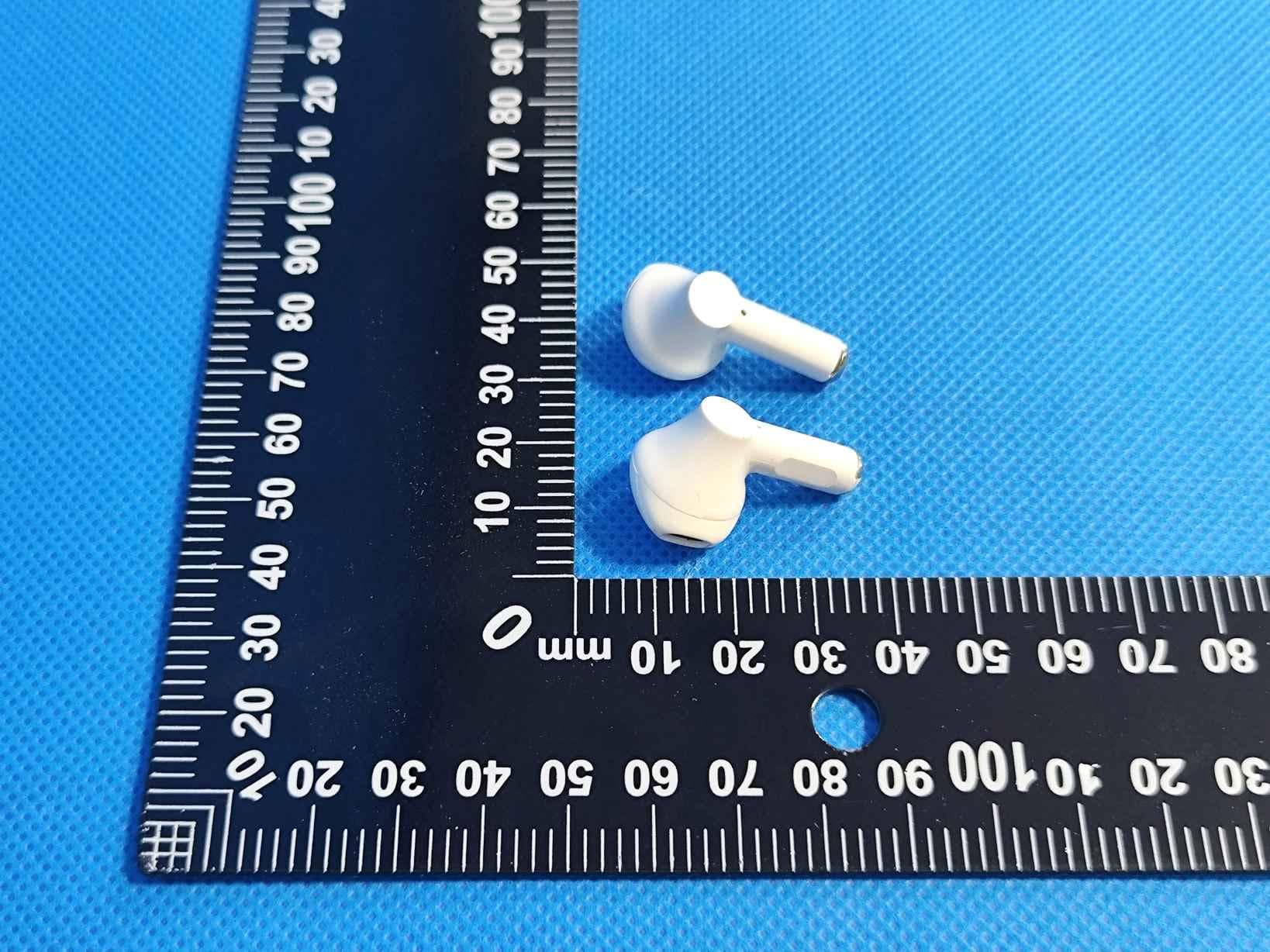 Bluetooth earphone - FCC ID 2BD92-H5MAX - Shenzhen Chenya Technology Co., Ltd (5)