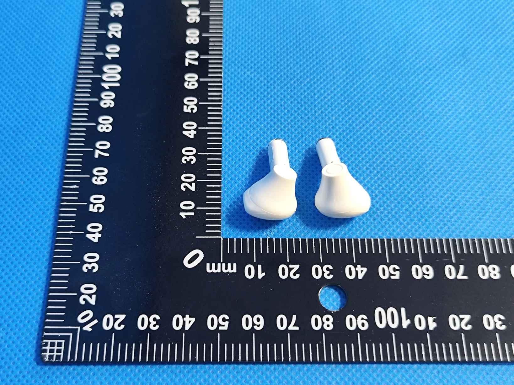 Bluetooth earphone - FCC ID 2BD92-H5MAX - Shenzhen Chenya Technology Co., Ltd (4)