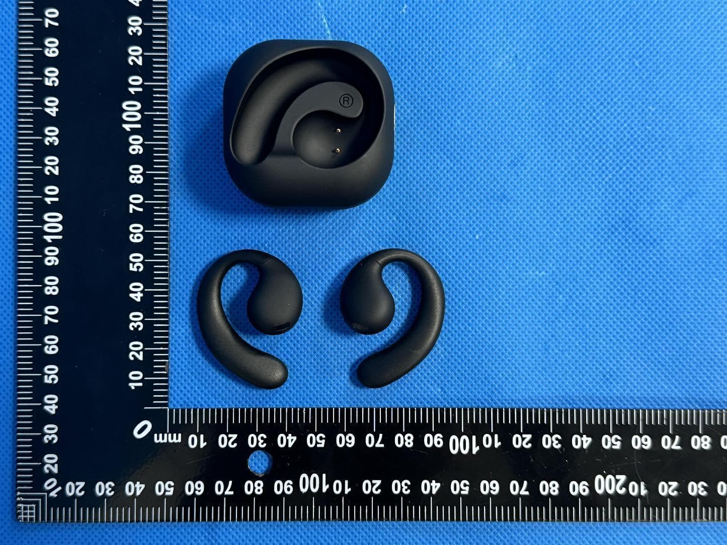 Bluetooth Earphone - FCC ID 2BD92-H8MAX - Shenzhen Chenya Technology Co., Ltd (4)